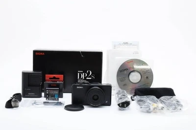 SIGMA DP2s compact digital camera w/box, 2 batteries, many unopened accessories - Image 1 of 4