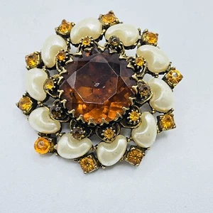 Vtg. Dog Tooth Prongs Topaz Amber Rhinestone & Baby Tooth Faux Pearl Brooch Pin - Picture 1 of 6