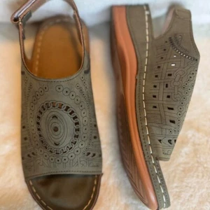 sz 9 Sandals Grey decorative cutouts low heel,slingback Sz 40 Incredible Comfort - Picture 1 of 5