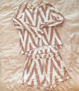 Lou & Grey Terry Sweatahirt and Shorts Set Cream Pink Women's Size Small Medium - Picture 1 of 6