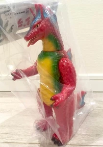 Titanosaurus Marusan Red Molding Limited Edition Yellow & Green Painted Sofubi - Picture 1 of 3