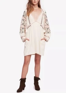 $ 148 NEU MIT ETIKETT FREE PEOPLE DAMEN BESTICKT BAUMWOLLE BAUER GESMOKTES KLEID GRÖSSE S - Bild 1 von 4