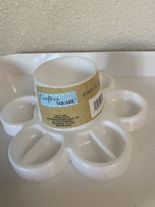 NEW WHITE CRAFTER’S SQUARE PAINT AND WATER DIVIDED SECTIONS CUP CRAFT PAINT - Picture 1 of 4