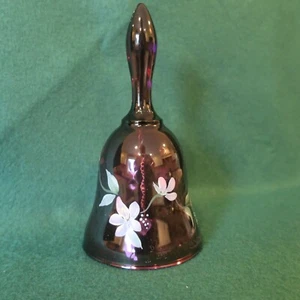 Fenton Pflaume lila Glas handbemalt Glocke rosa Blumenmuster Künstler signiert 6,5 - Bild 1 von 9