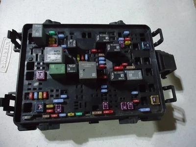 Corvette C7 Engine Fusebox Factory OEM Fuse Block '14-'19 # 23189699 BG3 - Image 1 of 2