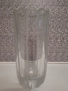 Vintage 1970s Scandinavian Flower Vase Scallop Art Glass 8.75 "Tall / 4" Wide - Picture 1 of 6