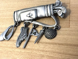 VINTAGE JJ JONETTE GOLFSCHLÄGER BAUMELNDER BALL T-SHIRT HUT FLAGGE SCHUH ZINN ANSTECKNADEL BROSCHE - Bild 1 von 5