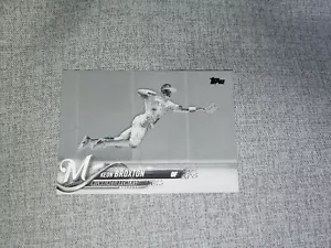 2018 Topps Series 1 Black White Negative #61 Keon Broxton RARE !! - Picture 1 of 2