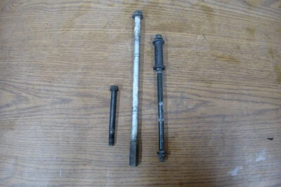 1986 年本田阴影 VT700C 发动机电机安装螺栓硬件 — 第 1/4 张图片