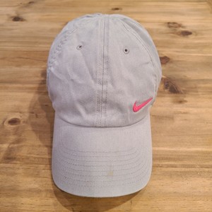 gorras nike rosa