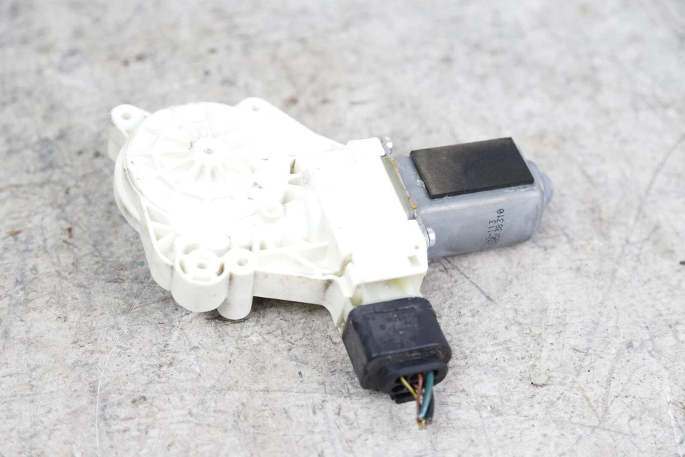 Motor ventana trasera derecha BMW 528i 535i 550i F10 F11 11-16 7248172 / 7271564 OEM Foto 1 de 4