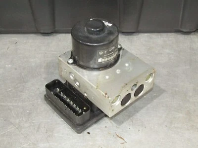 2005-2007 Volkswagen Touareg 3.2L OEM ABS pump (AWD) 05 06 07 - Image 1 of 4