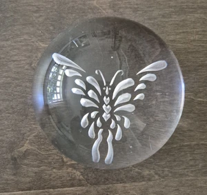 Vandermark Merritt Studios 1984 Engraved Butterfly Clear Glass Paperweight - Picture 1 of 15