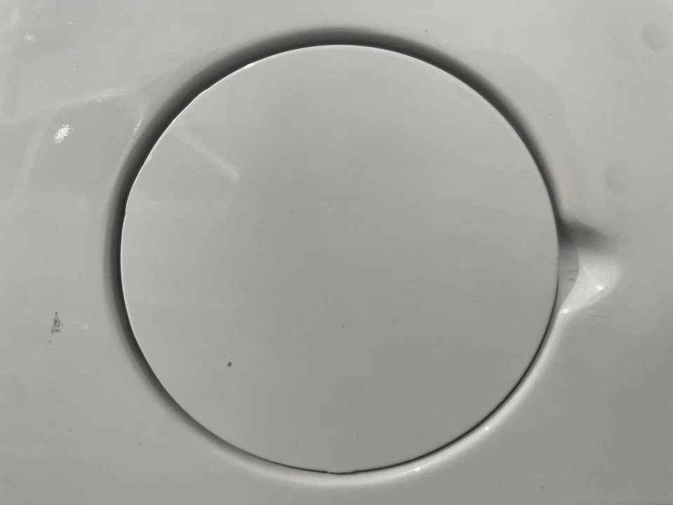 2000 - 2006 GMC Yukon Summit White-50U Fuel Tank Door Foto 1 de 1