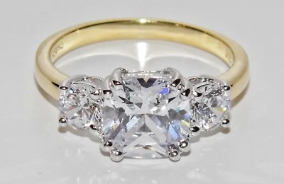 9CT GOLD & SILVER SIMULATED DIAMOND MEGHAN MARKLE 3 STONE ENGAGEMENT RING size M - Image 1 of 4