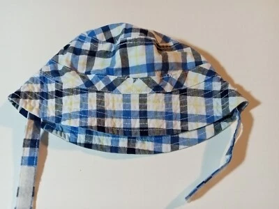 Sombrero cubo a cuadros azul para niños GYMBOREE. Excelente estado. Talla 6/12 meses. Lindo! Foto 1 de 4
