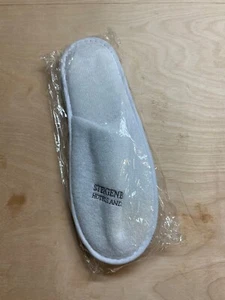 Zimmerpantoffeln, neu im versiegelten Beutel, vom berühmten STEIGENBERGER Hotel, München. - Bild 1 von 3