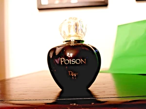 VINTAGE POISON DIOR PURE PARFUM 1oz/30ml 95% full, Batch: 7V01 - Picture 1 of 8