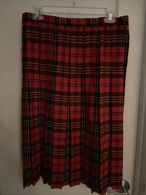 Hermosa falda plisada de longitud media roja a cuadros hecha a mano Foto 1 de 4