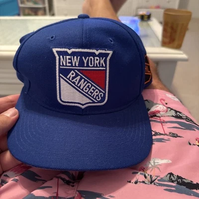 De colección Años 90 New York Rangers Starter Sombrero Derecho Sombrero con Correa Gorra NHL Autografiada Foto 1 de 4