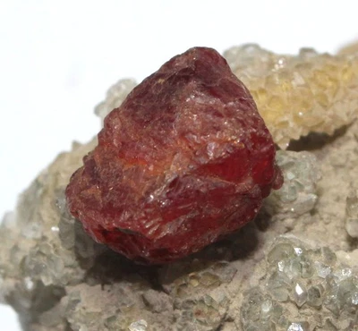 Piedra preciosa suelta natural rubí buena calidad piedra áspera 11,9 quilates Foto 1 de 4