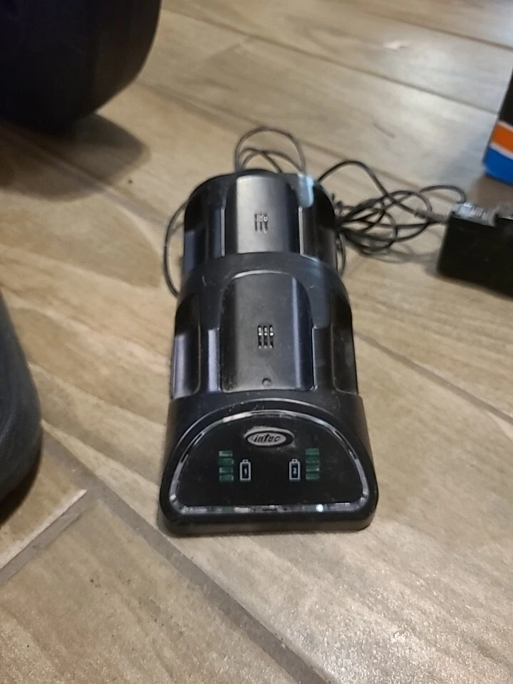 Intec Controller Charging Station for Microsoft Xbox 360 - Black - Image 1 of 1