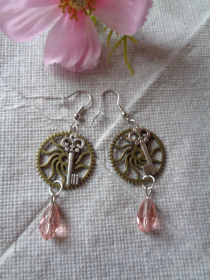 Ohrringe Steampunk Zahnrad Schlüssel Glasschliffperle rosa(2) - Bild 1 von 1