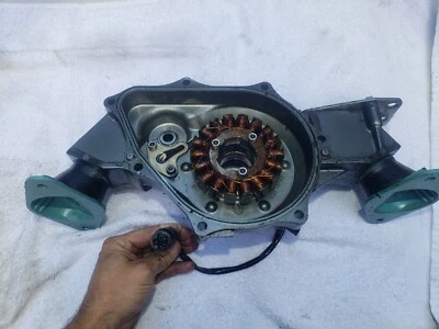 川崎 STX 12F 4 冲程喷射滑雪定子 MAGNETO 线圈,电机底座 — 第 1/4 张图片