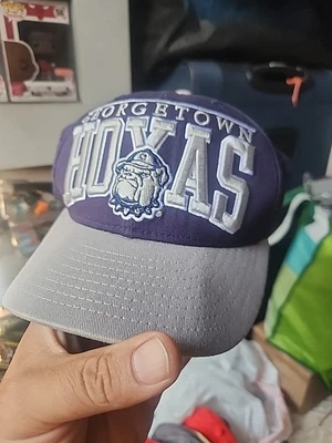 Gorra Georgetown Hoyas, Plateada y Azul Marino, Jack el Bulldog, New Era, Snapback Foto 1 de 4