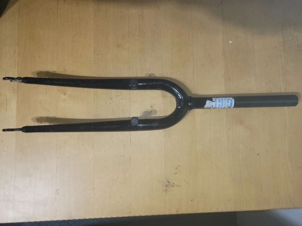 26" Fork Giant Cro-Mo 1-1/8" Threaded 255mm Steer Tube Geometry Corrected - Image 1 of 1