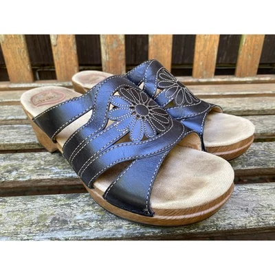 Sandalias sin cordones Dansko para mujer 39 EU 8,5 EE. UU. negras florales con tiras zuecos deslizables Foto 1 de 4