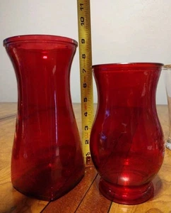 2 Red Vases - Picture 1 of 2
