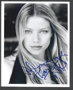 Peta Wilson - Foto firmada con autógrafo - Le Femme Nikita - Imagen 1 de 2