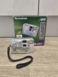 Fujifilm FinePix A202 Digital Compact Camera Y2K Boxed Fully Tetsed - Picture 1 of 11