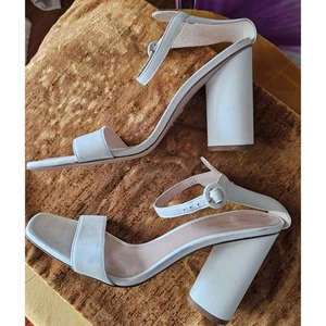 Stuart Weitzman Sandals Women's White Leather Block Heel Ankle Strap 12M YJ01 - Picture 1 of 13