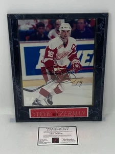 Steve Yzerman 13” x 10,5” Rahmen mit handsigniertem Foto All Star Sports C.O.A. - Bild 1 von 12