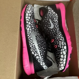 Nike Free TR FIT 5.0 Running Shoes sz 9.5 EU 41 Black Pink Women's New - Picture 1 of 7