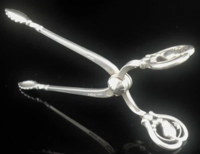 Pinzas de azúcar de plata esterlina Georg Jensen, patrón de flores, Londres 1958 Foto 1 de 4