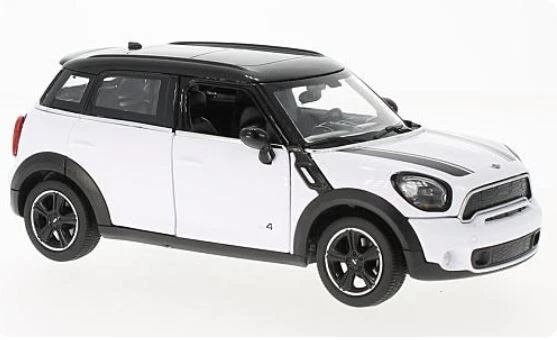 Rastar Mini Cooper S Countryman (R60) White/Black 1:24 Model Car - Image 1 of 1