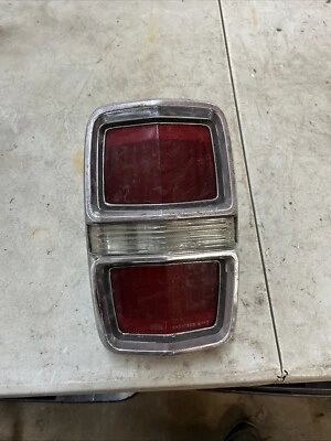 1967 FORD FAIRLANE ЗАДНИЙ ФОНАРЬ - Изображение 1 из 4