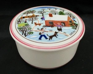 Villeroy Boch 3" Bonboniere Schmuck Weihnachten Naif rote Bänder Hütte Schnee EUC Geschenk - Bild 1 von 4