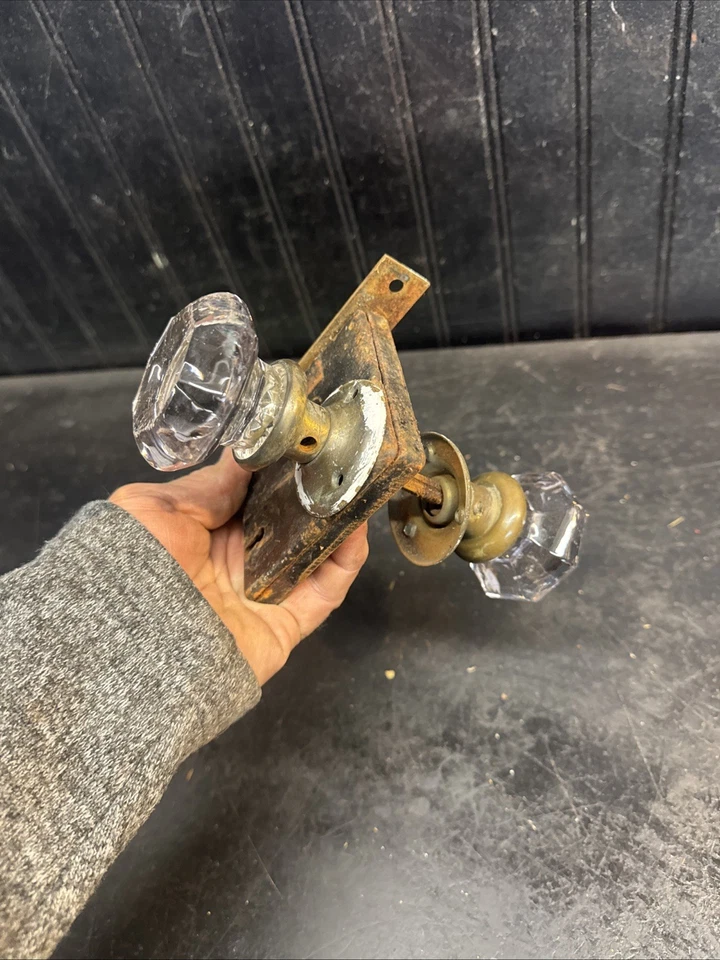 Perillas de puerta antiguas púrpura 8 puntos perillas de vidrio con cerradura de llave esqueleto Foto 1 de 4