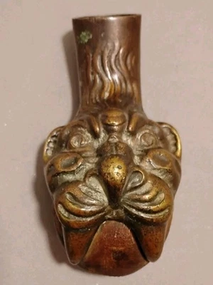 (1) EXCELENTE GÁRGOLA Antigua LATÓN y Bola de Madera Inserto Muebles Pie ¡INDIGNANTE! Foto 1 de 4