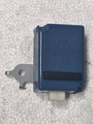 Приемник системы контроля давления в шинах Toyota Prius 1 2009-2015 годов выпуска Tpms 89760-47030  - Изображение 1 из 4