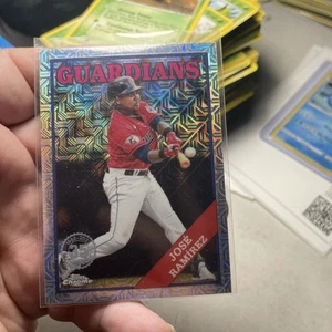 José Ramírez T88C-34 - 2023 Topps Series 1 Baseball - Silver Mojo - Bild 1 von 2
