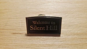Welcome to Silent Hill - Anstecker - Schwarz - Fan Artikel - Sammel Pin #1 - Imagen 1 de 2