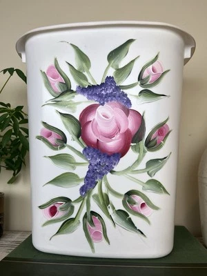 Vintage Shabby Chic Hand Painted Pink & Purple Roses Plastic Waste Basket Decor Foto 1 de 4