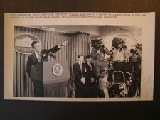 AP Wire Press Photo 1989 Pres George Bush first White House News Conference #2