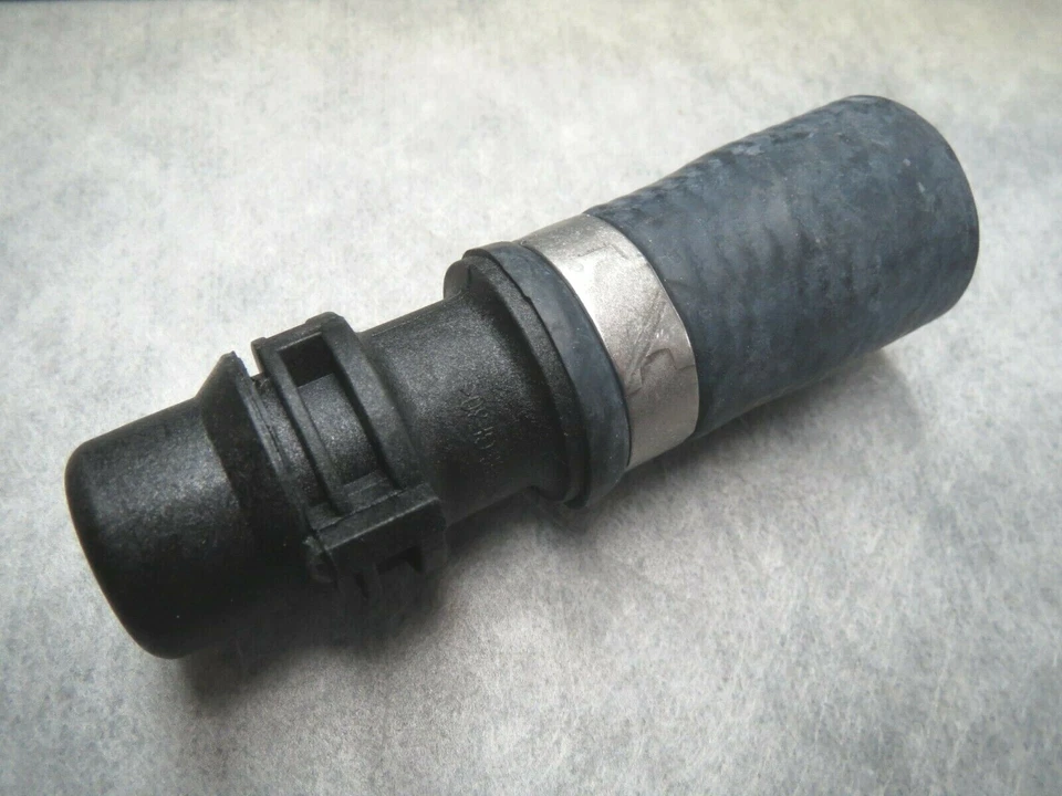 Coolant Hose & Connector for 2003-2005 Land Rover Range Rover - Ships Fast! - Image 1 of 4