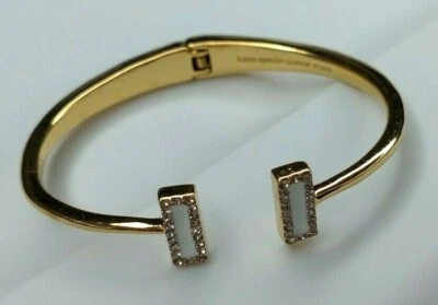 Brazalete Kate Spade New York Tono Dorado Bisagras Abiertas con Estrás Brazalete Abrazador Foto 1 de 3